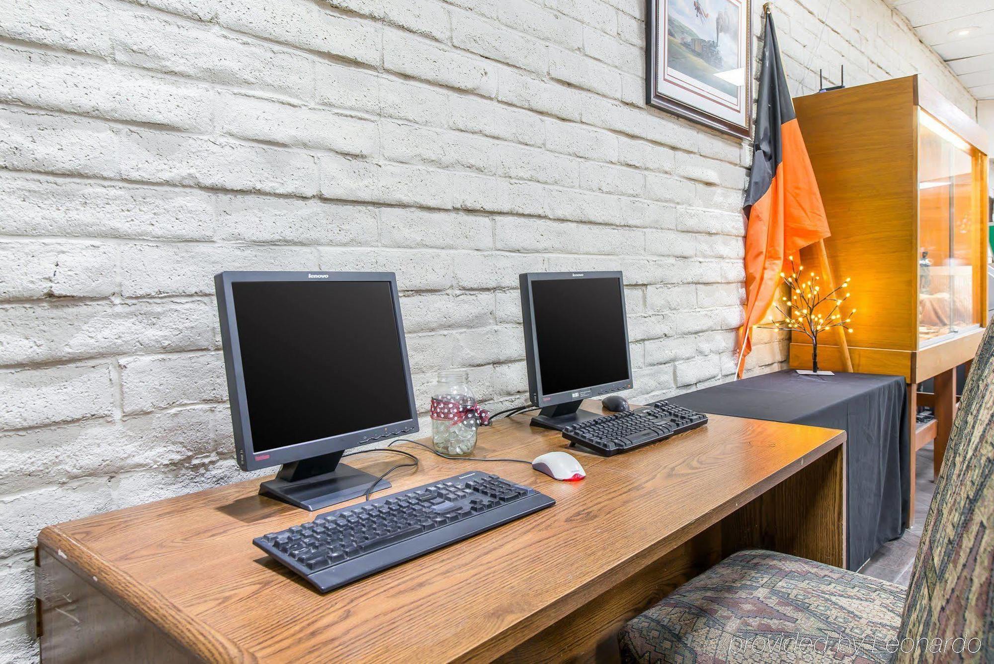 Rodeway Inn Cow Palace Lamar Екстериор снимка